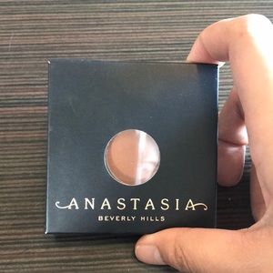 Anastasia Beverly Hills Single Eyeshadow Caramel